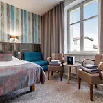Hotel Royal Court 3*