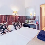 Royal Court 3*