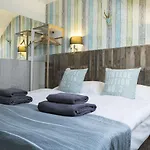 Royal Court Hotel 3*