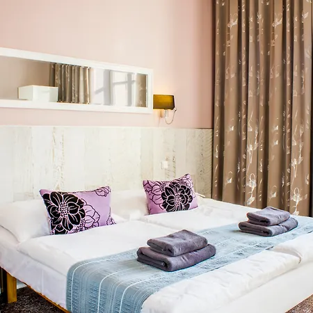Hotel Royal Court 3*