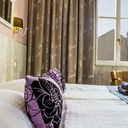 Hotel Royal Court 3*