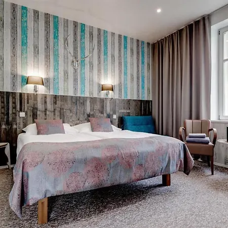 Royal Court Hotel