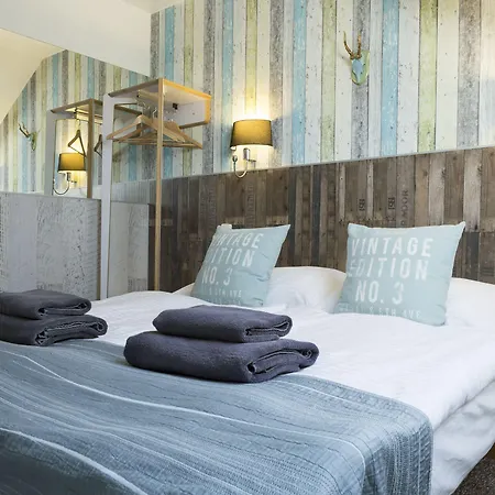 Royal Court Hotel 3*