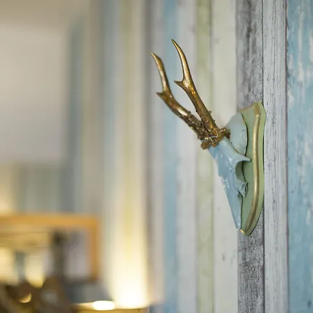 Royal Court Hotel 3*