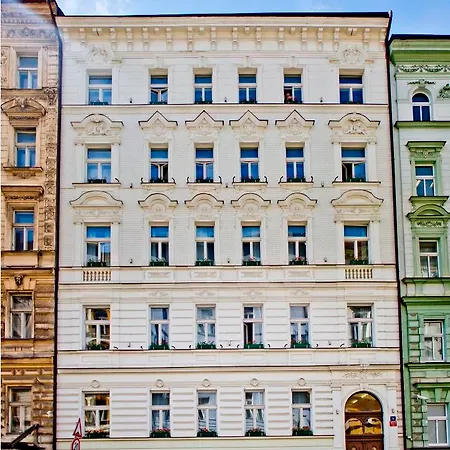 Hotel Royal Court 3*